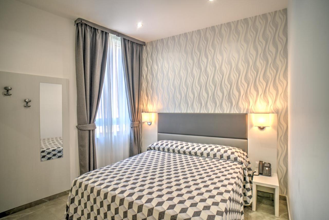 Hotel Porto Di Roma Civitavecchia Exterior foto